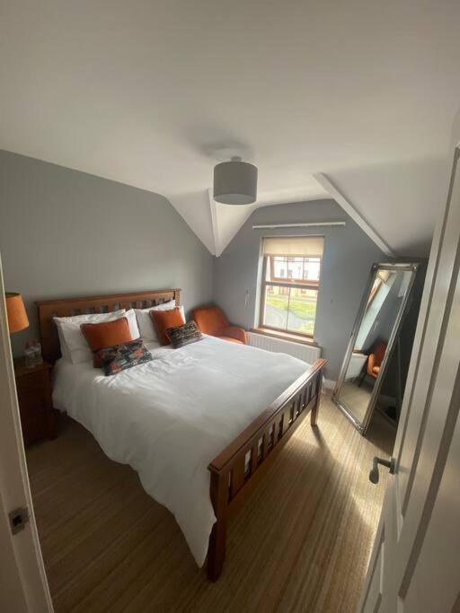 Cheerful 4-Bed Townhouse In Centre Of Newcastle Villa Newcastle  Exterior foto